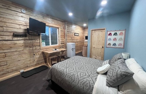 Butte Apartamento | Beautiful Butte BNB 1-bedroom apartment in fantastic Palmer with WiFi.