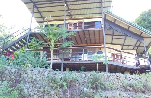 Quepos Casa | hermosa casa de contenedor con bellas vistas al mar ya la montaña