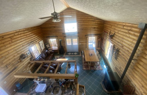 Lander Cabina | Beautiful Cabin! Fireplace, Deck, Pooltable!