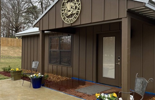 Sardis Cabina | Beautiful cabin near Sardis Lake 3 miles to Sardis Lake
