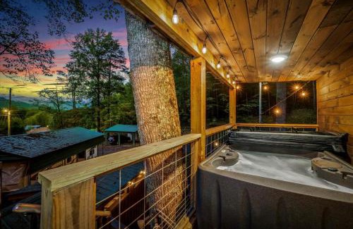 Hayesville Casa | Beautiful Cabin with Fire Pit in Hayesville, North Carolina