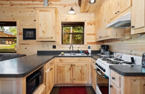 Golden Cabina | Beautiful cabins with a pool in a peaceful setting