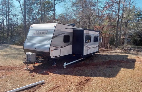 Rutherfordton Alquiler De RV | Beautiful Camper on quiet lot in the foothills of Western NC