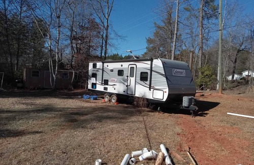 Rutherfordton Alquiler De RV | Beautiful Camper on quiet lot in the foothills of Western NC