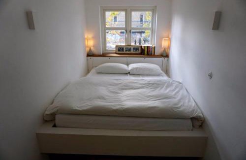 North Kensington Apartamento | Beautiful Canalside 1-Bedroom Flat with Terrace