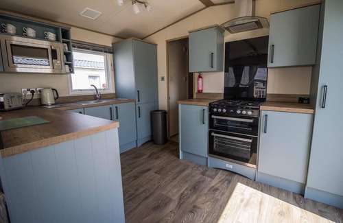 Kessingland Casa | Beautiful caravan with decking at Kessingland Beach in Norfolk ref 90010TD
