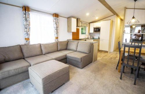 Corton Otro | Beautiful Caravan With Decking At Azure Seas In Suffolk, Sleeps 6 Ref 32004Az