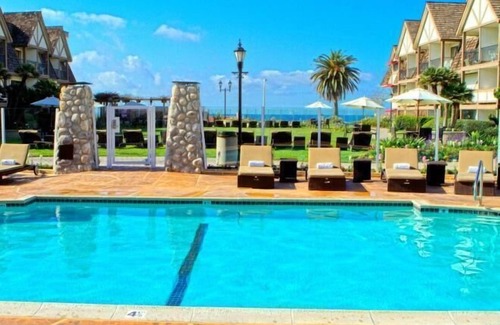 Carlsbad Village Cabina | HERMOSO CARLSBAD INN BEACH RESORT