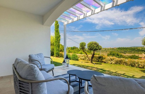 Momjan Villa | Casa Garden Contesses by Villas Guide