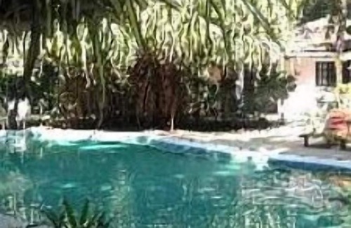 Palm Beach Estates Villa | Hermosa Casa Mambo; Playa / piscina / surf / wi-fi / cable-tv / ac