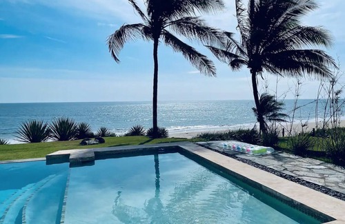 Pedasi Cabaña | Beautiful Casita with Ocean front infinity pool.