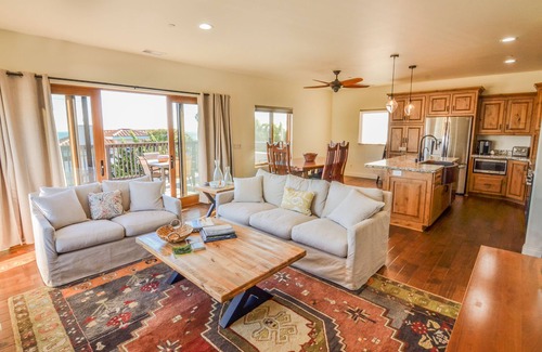 Cayucos Condominio | Beautiful Cayucos Condo with Upgraded Amenities and Amazing Views!