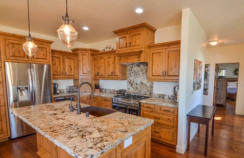Cayucos Condominio | Beautiful Cayucos Condo with Upgraded Amenities and Amazing Views!