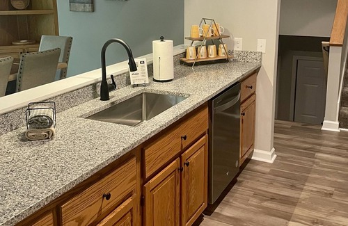 Sparta Casa | Beautiful Center Hill lake home nestled in woods. Minutes from lake access.