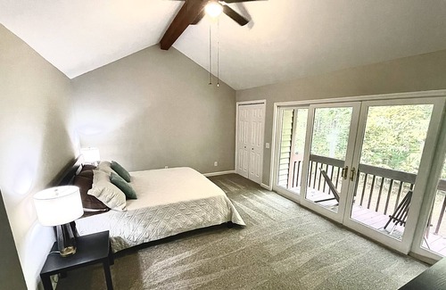 Sparta Casa | Beautiful Center Hill lake home nestled in woods. Minutes from lake access.