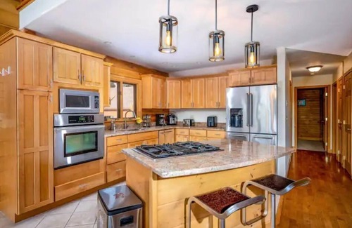 Jewett Casa | Beautiful chalet, mins to Hunter/Windham slopes