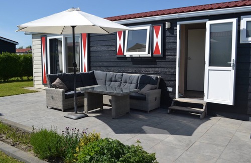 Serooskerke Chalet De Esquí | Beautiful chalet, quiet with terrace