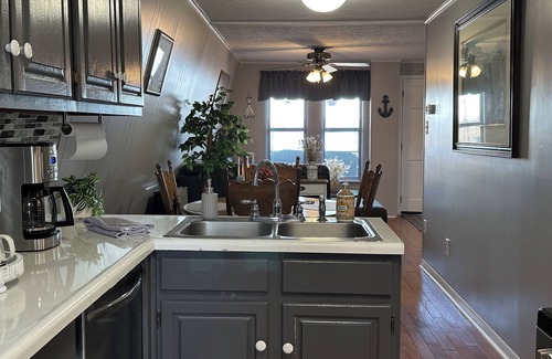 Grainger County Casa | Beautiful Chateau on Cherokee Lake Come relax and enjoy the beautiful view!