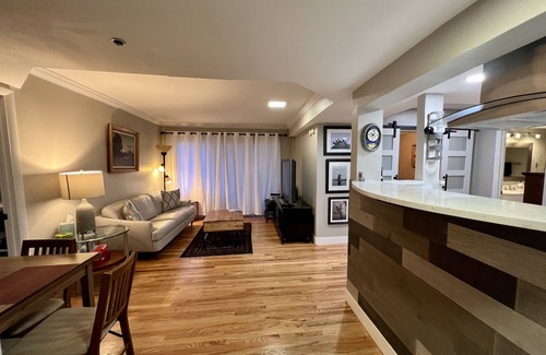 Cherry Creek Apartamento | Beautiful Cherry Creek Condo right in the heart of town and restaurants