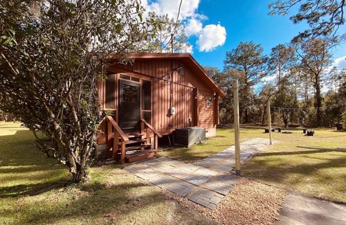 Dunnellon Cabina | Beautiful Chestnut Log Cabin