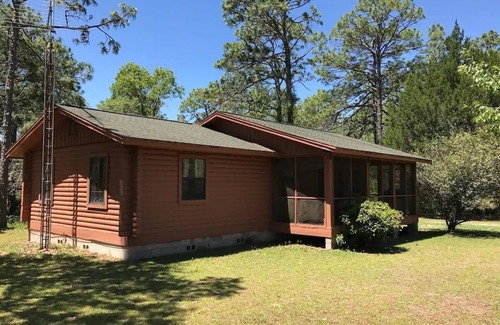 Dunnellon Cabina | Beautiful Chestnut Log Cabin