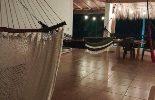 Bacocho Chalet De Esquí | Beautiful chikatana family home steps from Bacocho beach