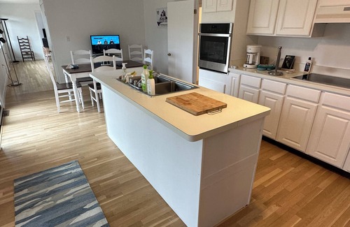 Chilmark Casa | Beautiful Chilmark beach house. Great screen porch. Fun house. Pet friendly.