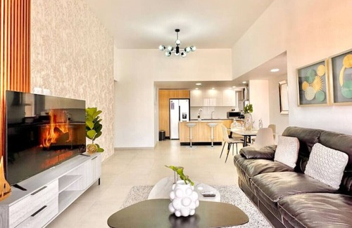 Viejo Arroyo Hondo Apartamento | Beautiful City Center Condo, King bed, Pool, Gym and Social Area with Spectacular Views