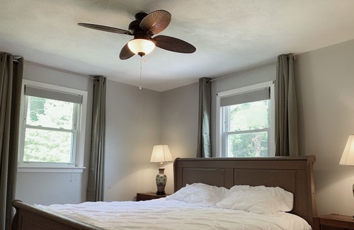 Southborough Casa | Beautiful clean Bright Quiet 4BDR 3 Bath house 1min to route 9 big yard