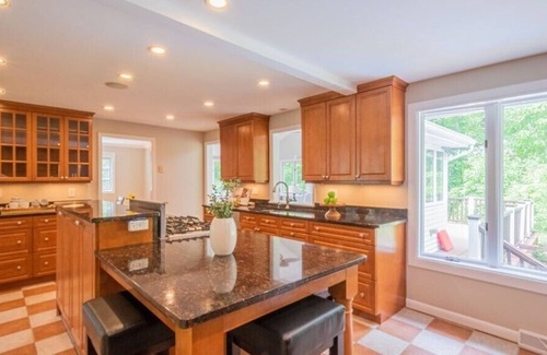 Southborough Casa | Beautiful clean Bright Quiet 4BDR 3 Bath house 1min to route 9 big yard
