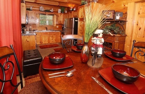 Sevierville Cabina | Hermosas, limpias, cómodas y excelentes vistas !! Romántico y familiar