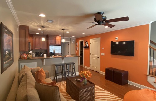 Clemson Condominio | Hermoso condominio Clemson a menos de una milla del campus y del centro.