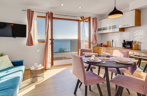 Baric Draga Apartamento | Hermoso apartamento costero en Karlobag