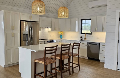 Little Pond Cabaña | Beautiful Coastal Beach House. New build close to golf, beaches and camping.