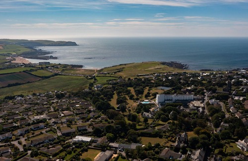 Thurlestone Casa | Beautiful Coastal House, 10 min walk to the beaches & SW Coast Path