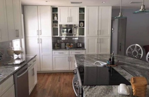Neptune Beach Casa | Beautiful Coastal Beach Home - 2 min walk to Beach- 4 bedroom 3 bath 2 masters!