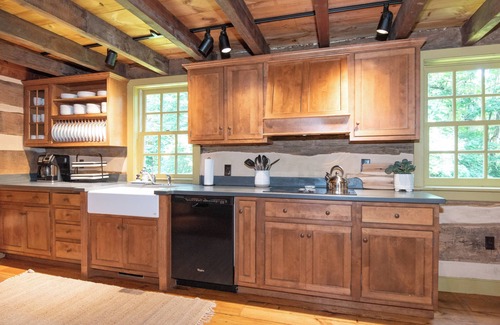Nottingham Casa | Beautiful Colonial Style Home in Nottingham PA