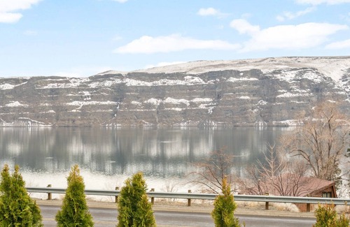 Sunland Estates Casa | Beautiful Columbia river views! Close to the Gorge Amphitheatre!