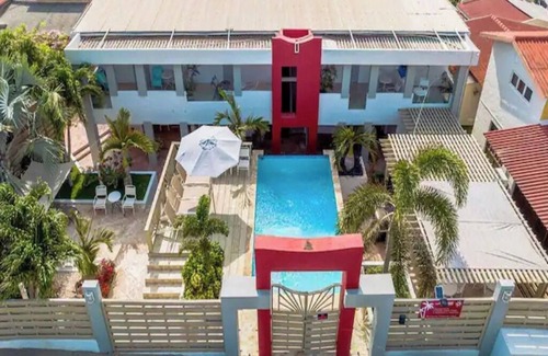 Boegoeroei Apartamento | Beautiful & Comfy ~ Mins to Palm & Eagle Beaches!