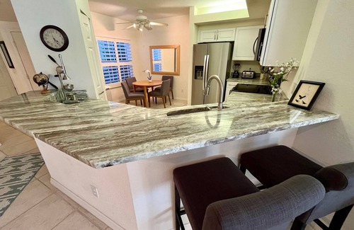 North Naples Condominio | Beautiful Condo Close To Beaches With Gated Community Pools Tennis Fitness