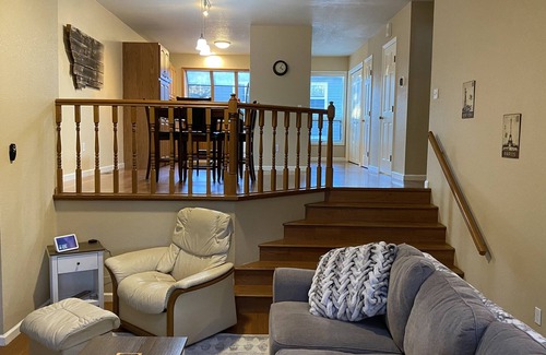 Billings Condominio | Beautiful condo in quiet neighborhood