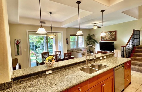 Kamuela Condominio | Beautiful condo in The Fairways at Mauna Lani resort with Beach Club access.