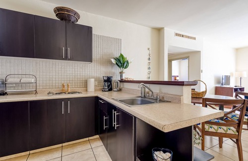 Libertad Apartamento | Beautiful condo with a balcony, kitchen, sparkling pools, & fitness center