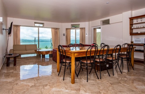 Naranjos Agrios Condominio | HERMOSO CONDO SUITE 3B / 2B EN EL LAGO ARENAL