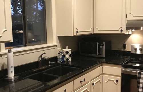 Fairfield Bay Condominio | Beautiful Condo with Amazing View- close to pool, tennis and pickle ball