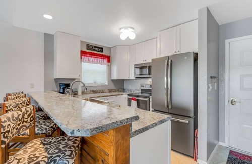 Lake of the Ozarks Casa | Beautiful Condo with Main Channel View Sleeps 8