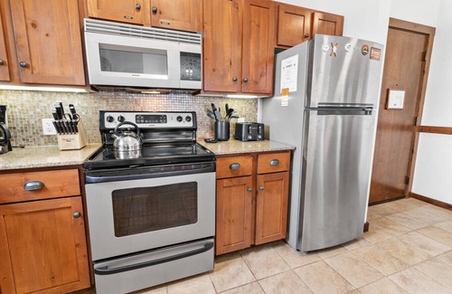 Snowshoe Apartamento | Beautiful Corner Unit Wraparound Balcony Underground Parking