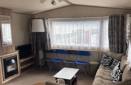 Clacton-on-Sea Cabina | Beautiful cosy 2-Bed Caravan in Clacton-on-Sea