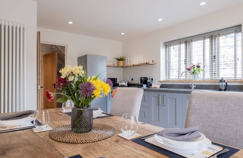 Moreton-in-Marsh Cabaña | Beautiful Cotswold Holiday Home - The Puzzle House