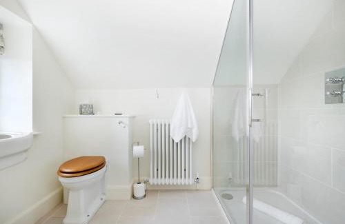 Tytherington Casa | Beautiful Cotswold Farmhouse with Hot tub